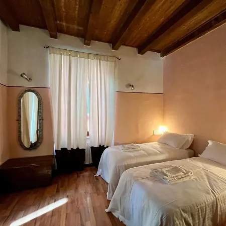 公寓 Santanastasia Apartment 维罗纳