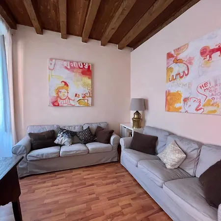 Santanastasia Apartment *