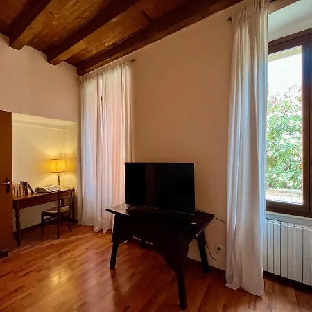 Apartamento Santanastasia Apartment *